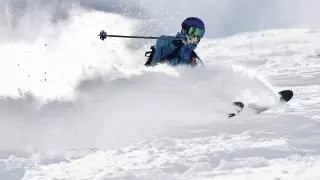 Лыжники спровоцировали сход лавины в горах Алматы