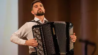 Мошенники взломали страницу известного казахстанского баяниста