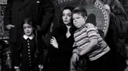 Умерла актриса, исполнившая роль Уэнсдей в сериале "Семейка Аддамс"