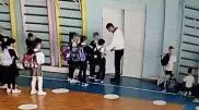"Толкнул и накричал". Учителя уволили после видео с жалобой в Астане