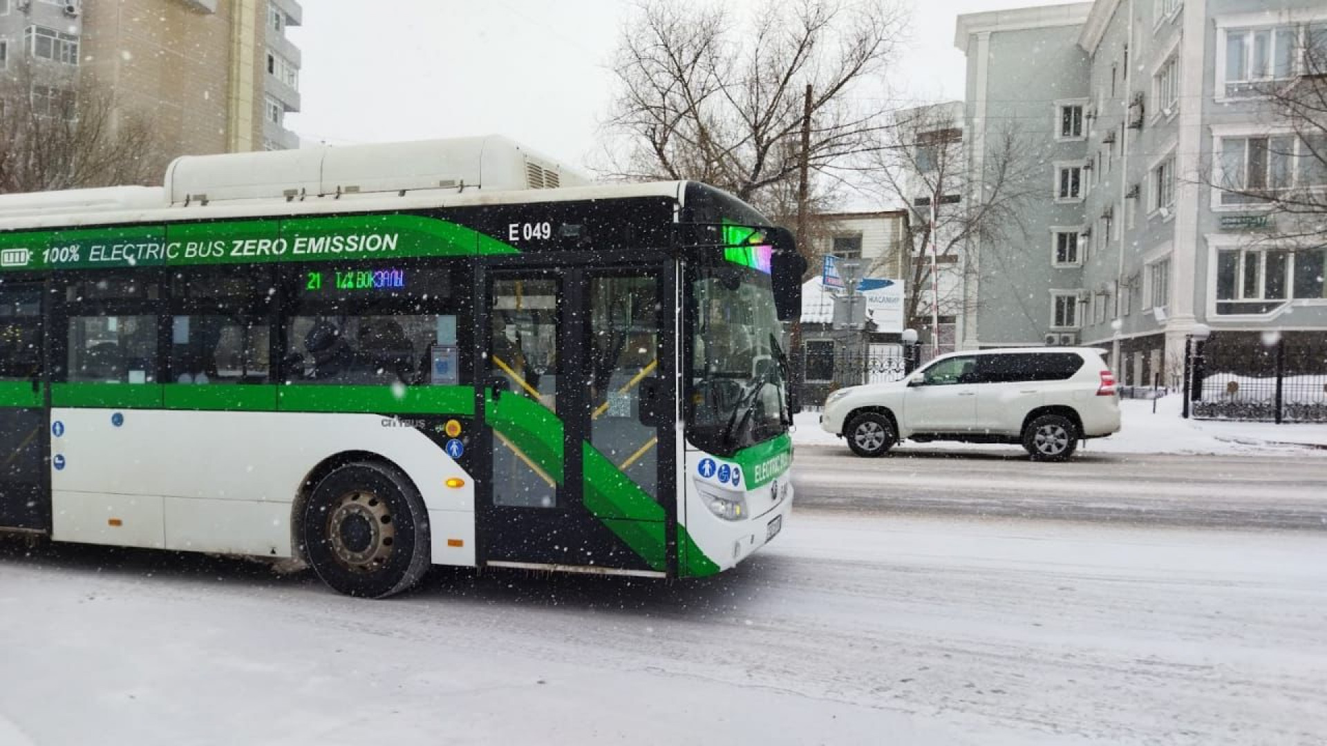 3 автобус астана. Автобусы Астана. Двойной автобус. Автобус столица. Астанинский автобус.