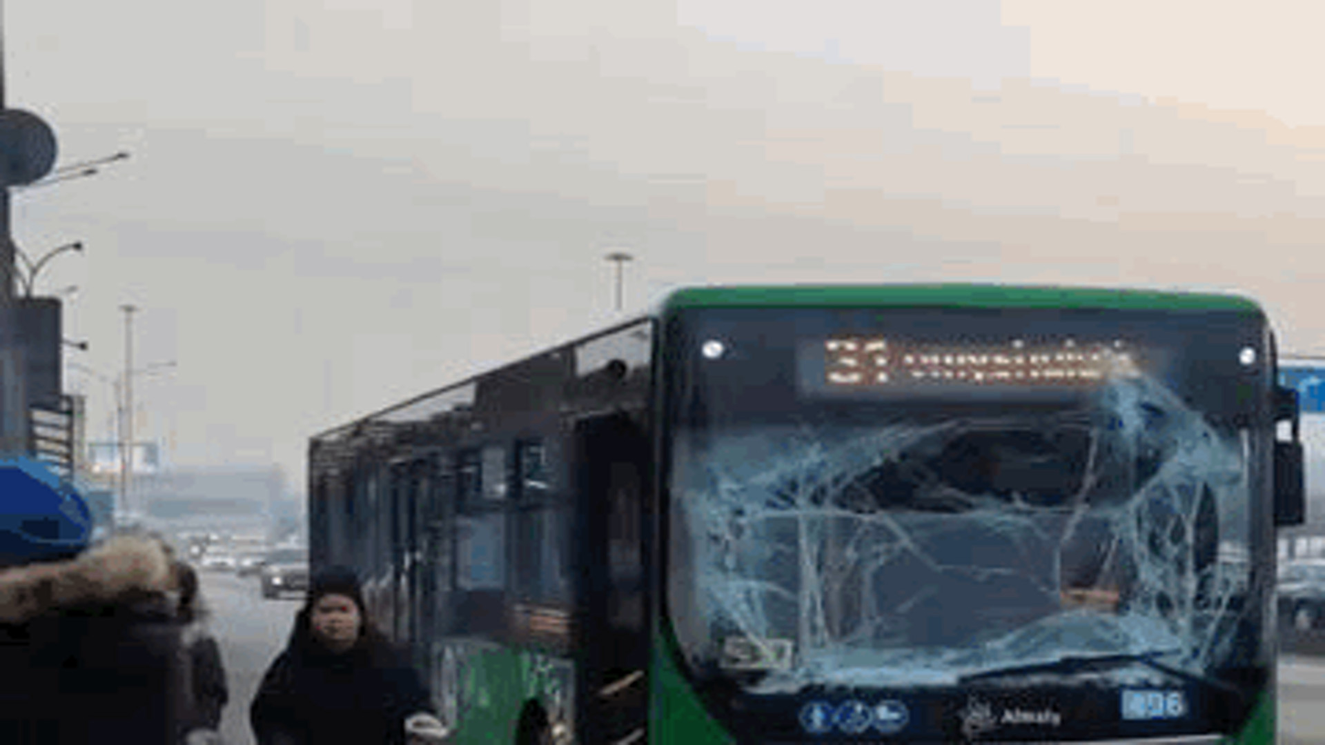 Два автобуса столкнулись в Алматы