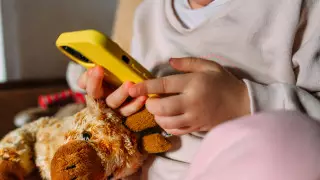 “Нация столкнулась с угрозой“. В Казахстане заявили о проблеме цифрового аутизма