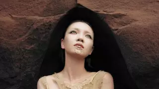 "Аруах": Айя Шалкар поразила колоритными фото в лавовых горах Катутау