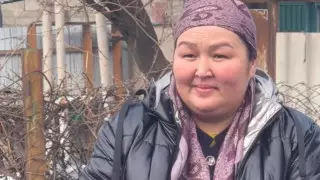 "Жила в кафе 3 года": многодетной матери подарили дом в Шымкенте