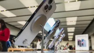 Продажи Apple упали впервые с 2019 года