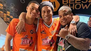 17-летний сын Роналдиньо подпишет контракт с "Барселоной"