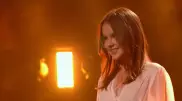 "Феноменально". Данэлия Тулешова подняла весь зал на America's Got Talent