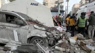 Четыре казахстанца пропали при землетрясении - посол Турции