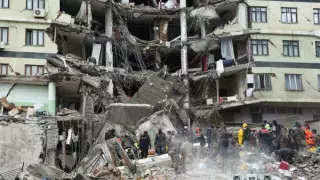 Казахстанцы собрали 90 тысяч долларов на помощь Турции