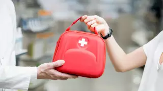 Чиновники продавали лицензии на аптечный бизнес - Антикор