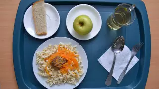 Полезно ли кормят в школах Казахстана - исследование