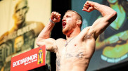 Экс-чемпион UFC пригрозил уроженцу Казахстана