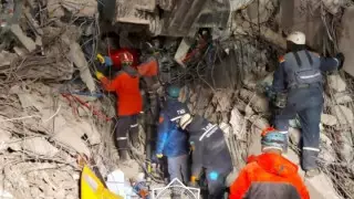 Токаев пообещал награды казахстанским спасателям в Турции