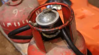 Полвека в эксплуатации: старые газовые баллоны встревожили жителей Сарани