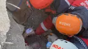 Женщина провела под завалами 222 часа. Эмоции турецких спасателей сняли на видео