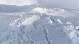 На трассу Бишкек-Ош сошли несколько лавин