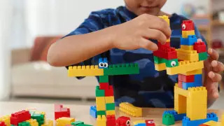 С какого возраста можно оставлять ребенка дома одного. Советы психолога