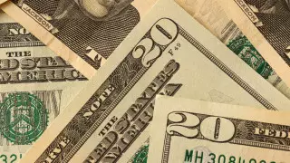 Названы официальные курсы доллара, рубля и евро на 24 февраля