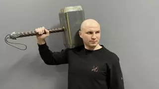 Боксер Иван Дычко "похвастался формой": Арнольд Шварценеггер, свяжись со мной