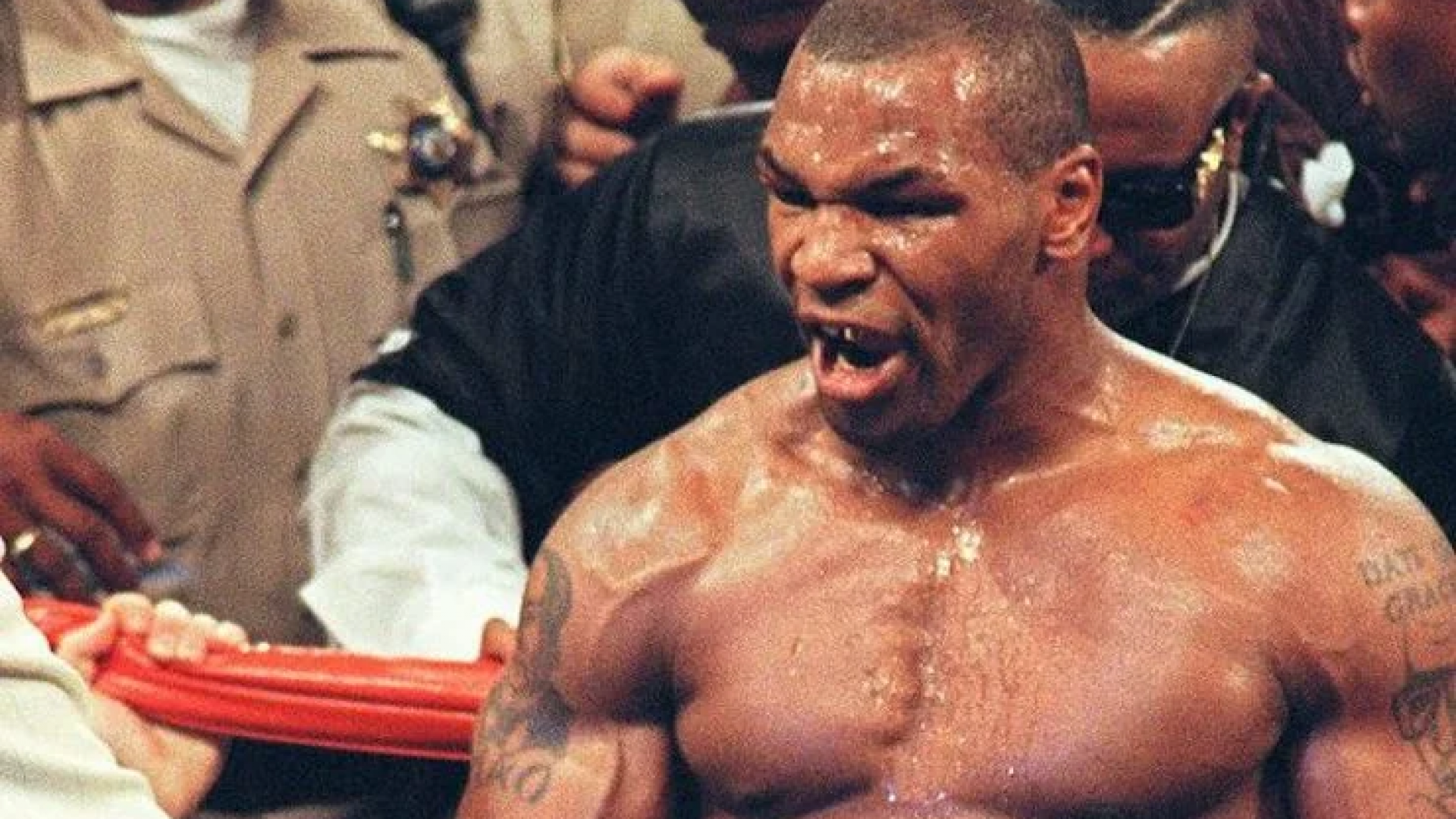 Сколько сидел тайсон. Mike Tyson 1996. Маик Таисон вы молдости. Майк Тайсон 1998. Майк Тайсон фото.