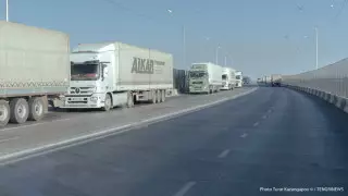 Порядка 400 казахстанских дальнобойщиков застряли на территории Польши