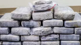 40 мешков кокаина на 60 миллионов евро нашли на пляже во Франции