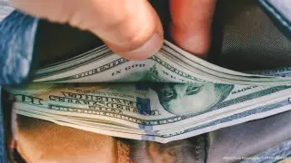 Курс доллара упал на 3 тенге