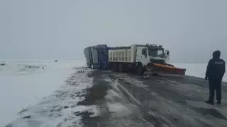 Застрявшего на трое суток в степи водителя фуры спасли в Костанайской области
