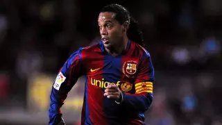 Сын Роналдиньо подписал контракт с "Барселоной"