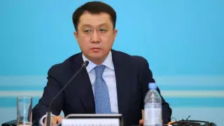 Глава МИИР показал месторождения, которые могут быть интересны инвесторам