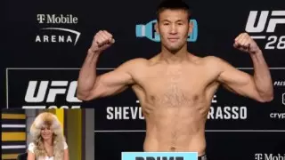 Красотка UFC Лаура Санко надела на взвешивание Рахмонова казахский головной убор