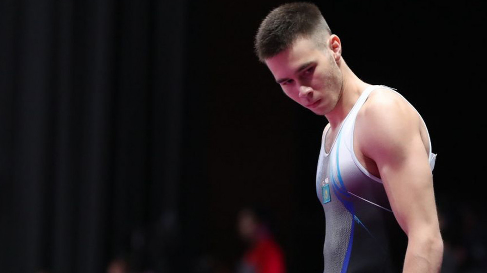 Казахстанский гимнаст Нариман Курбанов завоевал золото на этапе Кубка мира
