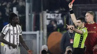 Игрока "Ювентуса" удалили через 40 секунд за "удар из ММА"