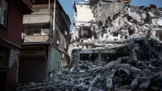 "Сложились как сэндвич": Казахстанские спасатели о домах в Турции