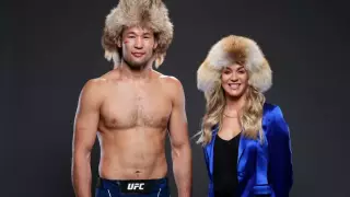 Влюбленная в Рахмонова красотка UFC "заговорила" на казахском языке