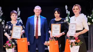 АО "АрселорМиттал Темиртау" устроило весенний бал для сильных женщин