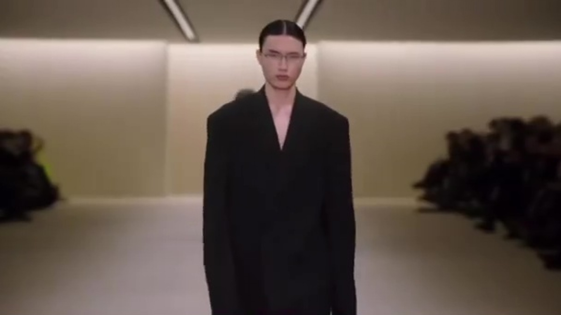 Школьник из Астаны рассказал, как стал моделью Balenciaga: 10 марта 2023  08:00 - новости на Tengrinews.kz