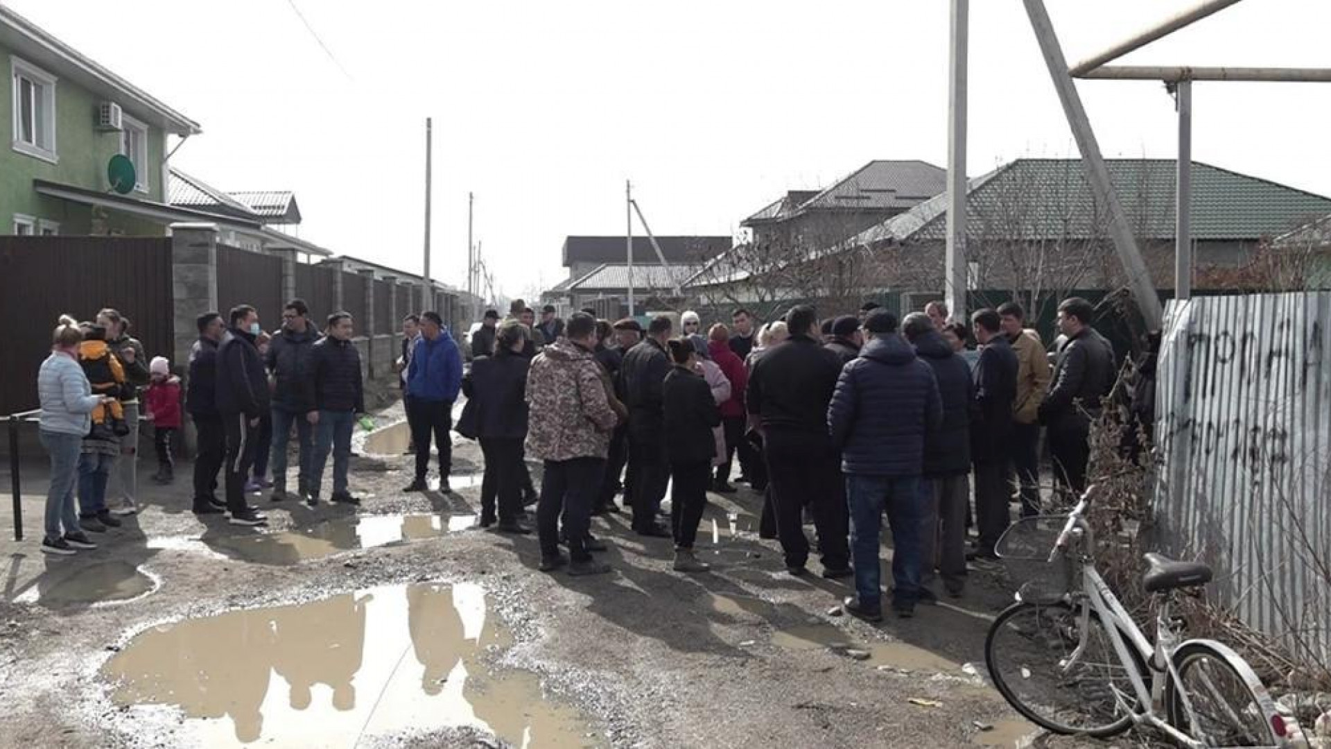 Коммунальный скандал разразился в селе Алматинской области: 11 марта 2023  07:20 - новости на Tengrinews.kz