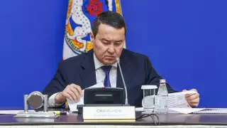 Премьер-министр указал на ошибки при строительстве Алматы