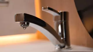 Воду отключают в Уральске и Аксае