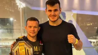 "Дрался, чтобы улететь". Экс-боец UFC рассказал о разбитом "Гелике" и "приключениях" в Алматы