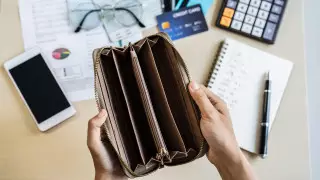 "Не могу погашать кредит". Как подать на банкротство в Казахстане - инструкция