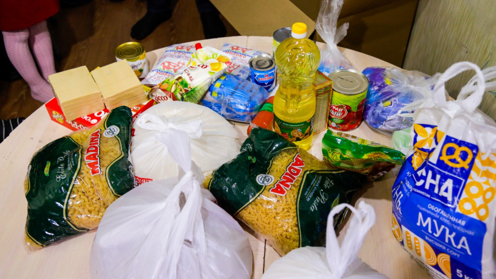 Более тысячи продуктовых корзин раздадут нуждающимся в Астане