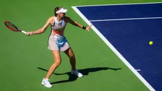 Елена Рыбакина разгромила первую ракетку мира и вышла в исторический финал