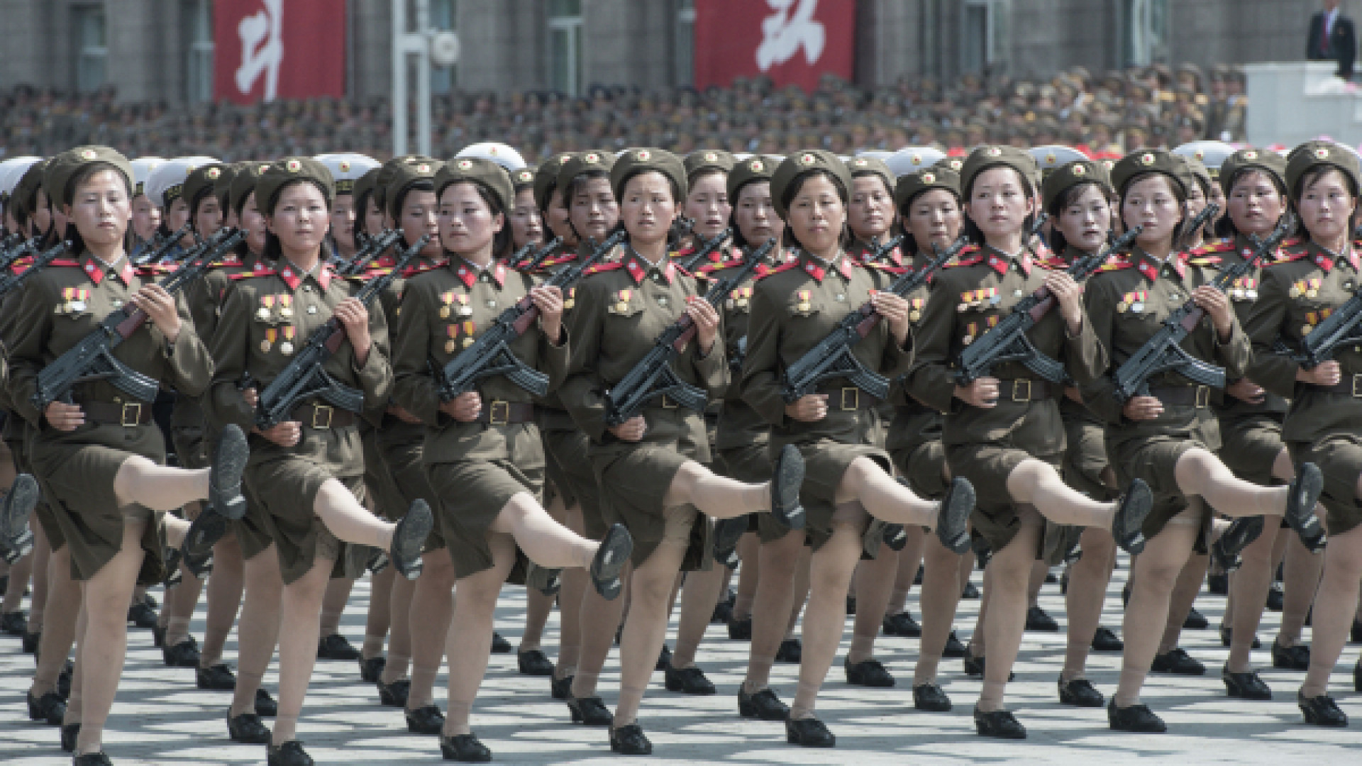 Красивая корея видео. Парад КНДР женщины. Канкан КНДР. Северная Корея парад КНДР. Северная Корея девушки маршируют.