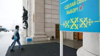 По каким критериям голосуют казахстанцы на выборах, рассказал политолог