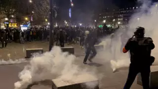 Во Франции участники массовых протестов против пенсионной реформы готовятся к "черному четвергу"