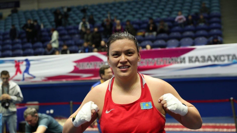 Казахстанка одержала тяжелую победу над хозяйкой ринга на ЧМ-2023 по боксу