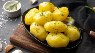 Врач напомнила, кому не стоит употреблять отварной картофель